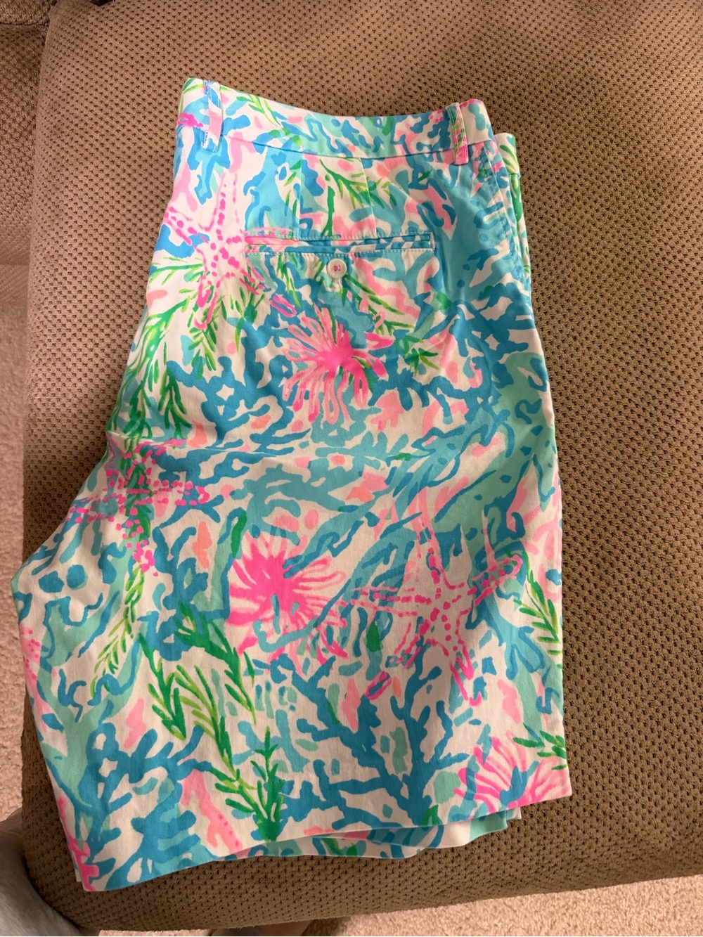 Lilly Pulitzer Men’s shorts size 42 Floral Print Shorts in Aqua, Pink & Green